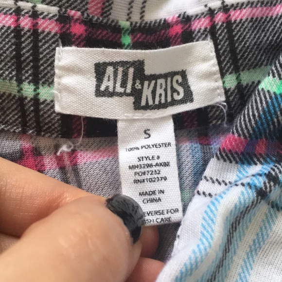 Ali & Kris Sleeveless Pink, Blue and White Plaid Button Down top - Picture 2 of 2